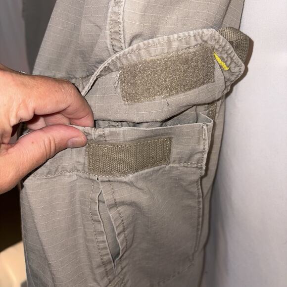 The North Face Pants Mens Khaki Cargo Size 34 Short EUC - Picture 6 of 12